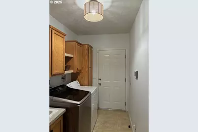 393 Knoll Terrace Dr, Canyonville, OR 97417 - Photo 23