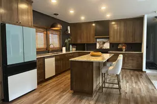 393 Knoll Terrace Dr, Canyonville, OR 97417 - Photo 3