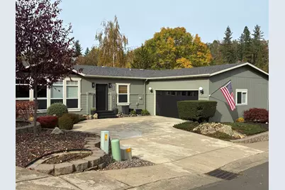 393 Knoll Terrace Dr, Canyonville, OR 97417 - Photo 1