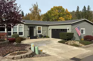 393 Knoll Terrace Dr, Canyonville, OR 97417 - Photo 1