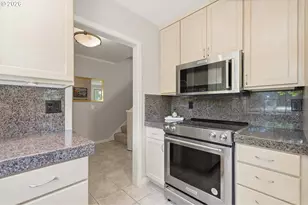 70 Oswego Summit, Lake Oswego, OR 97035 - Photo 5