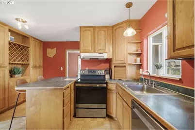 1902 6th St, Tillamook, OR 97141 - Photo 19