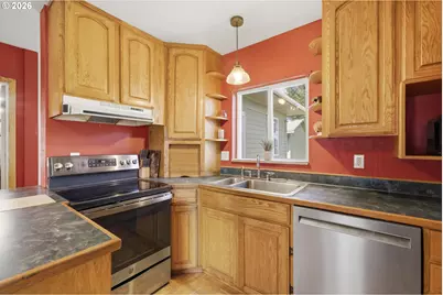 1902 6th St, Tillamook, OR 97141 - Photo 17