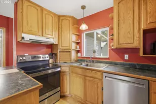 1902 6th St, Tillamook, OR 97141 - Photo 17