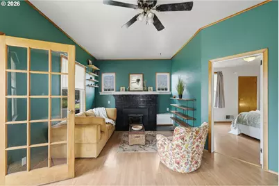 1902 6th St, Tillamook, OR 97141 - Photo 7
