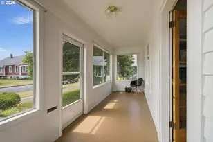 1902 6th St, Tillamook, OR 97141 - Photo 5