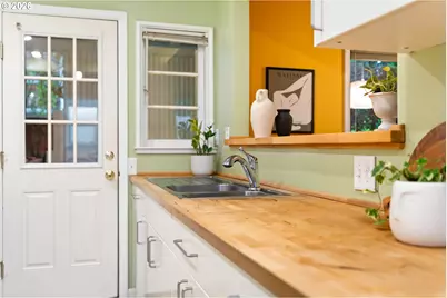 105 NE 66th Ave, Portland, OR 97213 - Photo 21