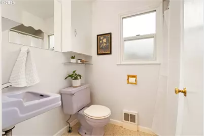 105 NE 66th Ave, Portland, OR 97213 - Photo 29