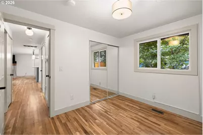 18655 SE Yamhill Cir, Portland, OR 97233 - Photo 13