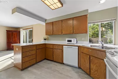 8414 SW Langtree St, Portland, OR 97224 - Photo 9