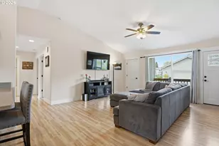 1343 NE Sunrise Ln, Hillsboro, OR 97124 - Photo 7