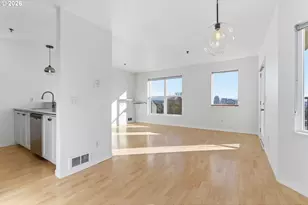 325 NW Uptown Terrace, Portland, OR 97210 - Photo 13