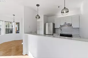 325 NW Uptown Terrace, Portland, OR 97210 - Photo 21