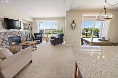 1000 N Holladay Dr #309, Seaside, OR 97138 - Photo 3