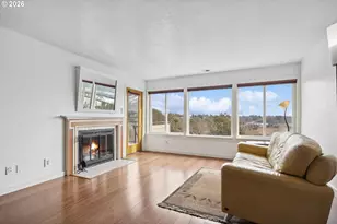 7545 N Edgewater Ave, Portland, OR 97203 - Photo 5