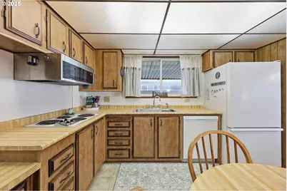 2376 Kingfisher Ln, Kelso, WA 98626 - Photo 11