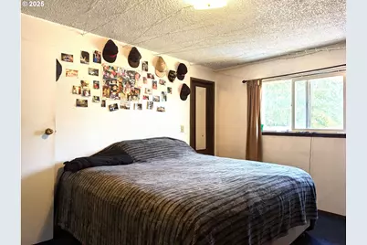 47696 W 1st St, Oakridge, OR 97463 - Photo 9