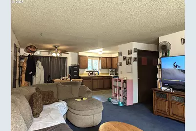 47696 W 1st St, Oakridge, OR 97463 - Photo 3