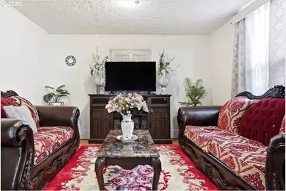 215 NE Going St, Portland, OR 97211 - Photo 9