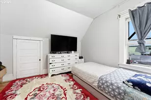 215 NE Going St, Portland, OR 97211 - Photo 17