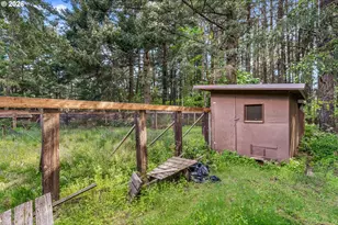 586 NW Loop Rd, White Salmon, WA 98672 - Photo 39