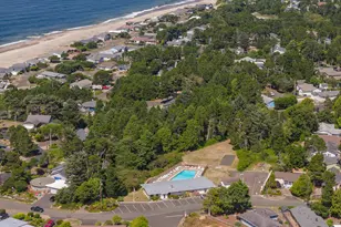 5415 Hacienda Ave, Lincoln City, OR 97367 - Photo 19