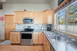 16676 McClintock Pl, La Pine, OR 97739 - Photo 9