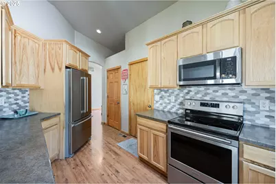 16676 McClintock Pl, La Pine, OR 97739 - Photo 11