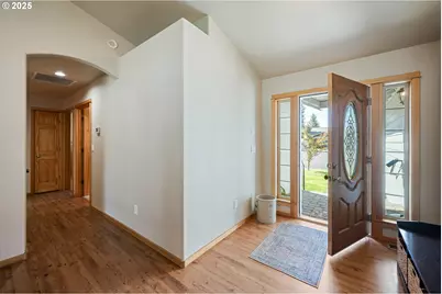 16676 McClintock Pl, La Pine, OR 97739 - Photo 7