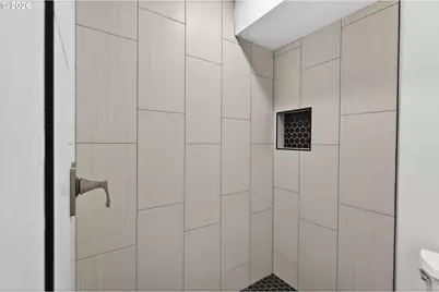 820 NE 168th Pl, Portland, OR 97230 - Photo 33