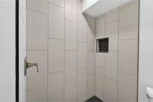 820 NE 168th Pl, Portland, OR 97230 - Photo 33