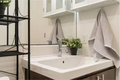 245 SW Meade St #G2, Portland, OR 97201 - Photo 29