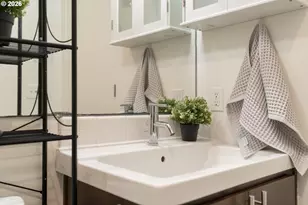 245 SW Meade St, Portland, OR 97201 - Photo 29