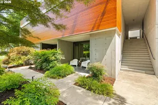 245 SW Meade St, Portland, OR 97201 - Photo 3