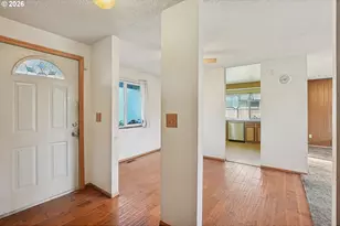 1384 NE 19th St, Gresham, OR 97030 - Photo 3