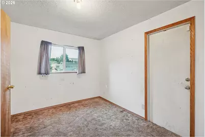 1384 NE 19th St, Gresham, OR 97030 - Photo 15