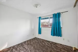 1384 NE 19th St, Gresham, OR 97030 - Photo 17