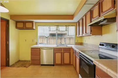 1384 NE 19th St, Gresham, OR 97030 - Photo 9