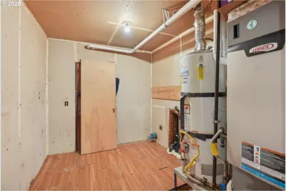 1384 NE 19th St, Gresham, OR 97030 - Photo 19