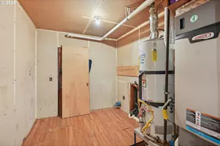 1384 NE 19th St, Gresham, OR 97030 - Photo 19