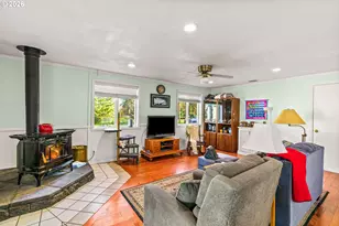 28779 Jager Ln, Junction City, OR 97448 - Photo 11