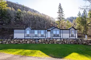 698 Hwy 141, White Salmon, WA 98672 - Photo 1