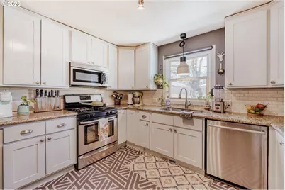 4667 Exeter St, West Linn, OR 97068 - Photo 9