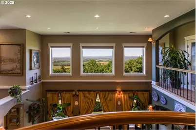 5230 Eola Dr, Salem, OR 97304 - Photo 29