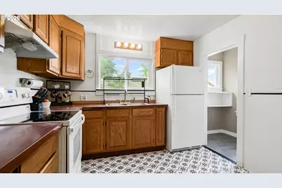 617 SE 8th St, Pendleton, OR 97801 - Photo 7