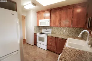 1453 Astor Way, Woodburn, OR 97071 - Photo 5