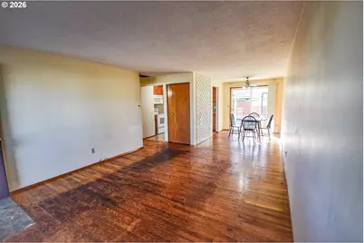 1453 Astor Way, Woodburn, OR 97071 - Photo 3