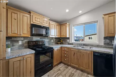 1415 S Bertelsen Rd #112, Eugene, OR 97402 - Photo 5