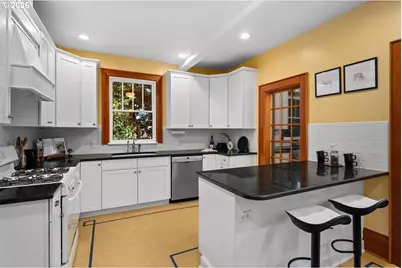 1427 SE Taylor St, Portland, OR 97214 - Photo 19