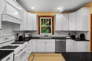 1427 SE Taylor St, Portland, OR 97214 - Photo 17